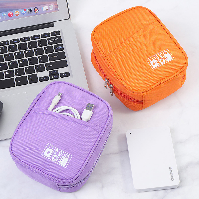 防水トラベルデータケーブルオーガナイザーバッグ、USBパワー - Travel Cable Organizer のレビューと価格